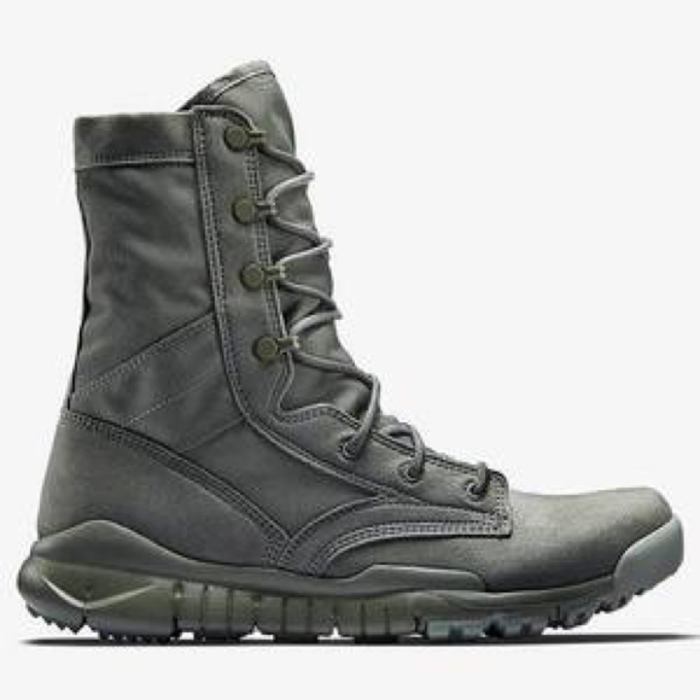 Nike special field boots in sage green